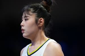 赢得主帅信任😍飞翼主帅猛夸李月汝：她非常拼 给球队注入活力