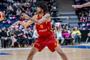 首轮小绿屋全部上岸👍次轮小绿屋1人落选：西班牙中锋阿尔曼萨